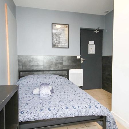 02 - Chambre Avec Lit Double Et Sdb Prive Wifi Σαιν-Ντενί Εξωτερικό φωτογραφία